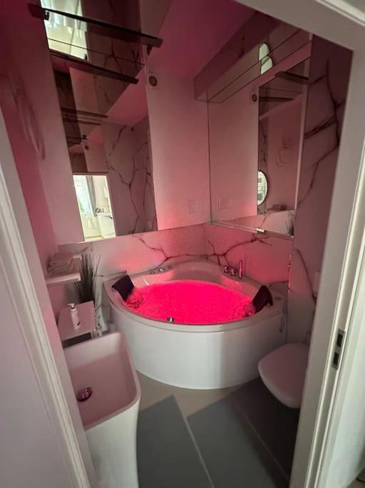 Salt Inn Apartments No 2 - Jacuzzi Величка Екстер'єр фото