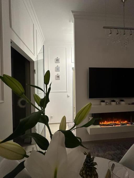 Salt Inn Apartments No 2 - Jacuzzi Величка Екстер'єр фото