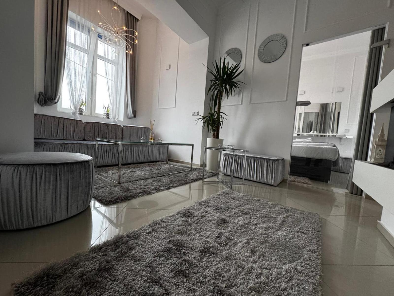 Salt Inn Apartments No 2 - Jacuzzi Величка Екстер'єр фото