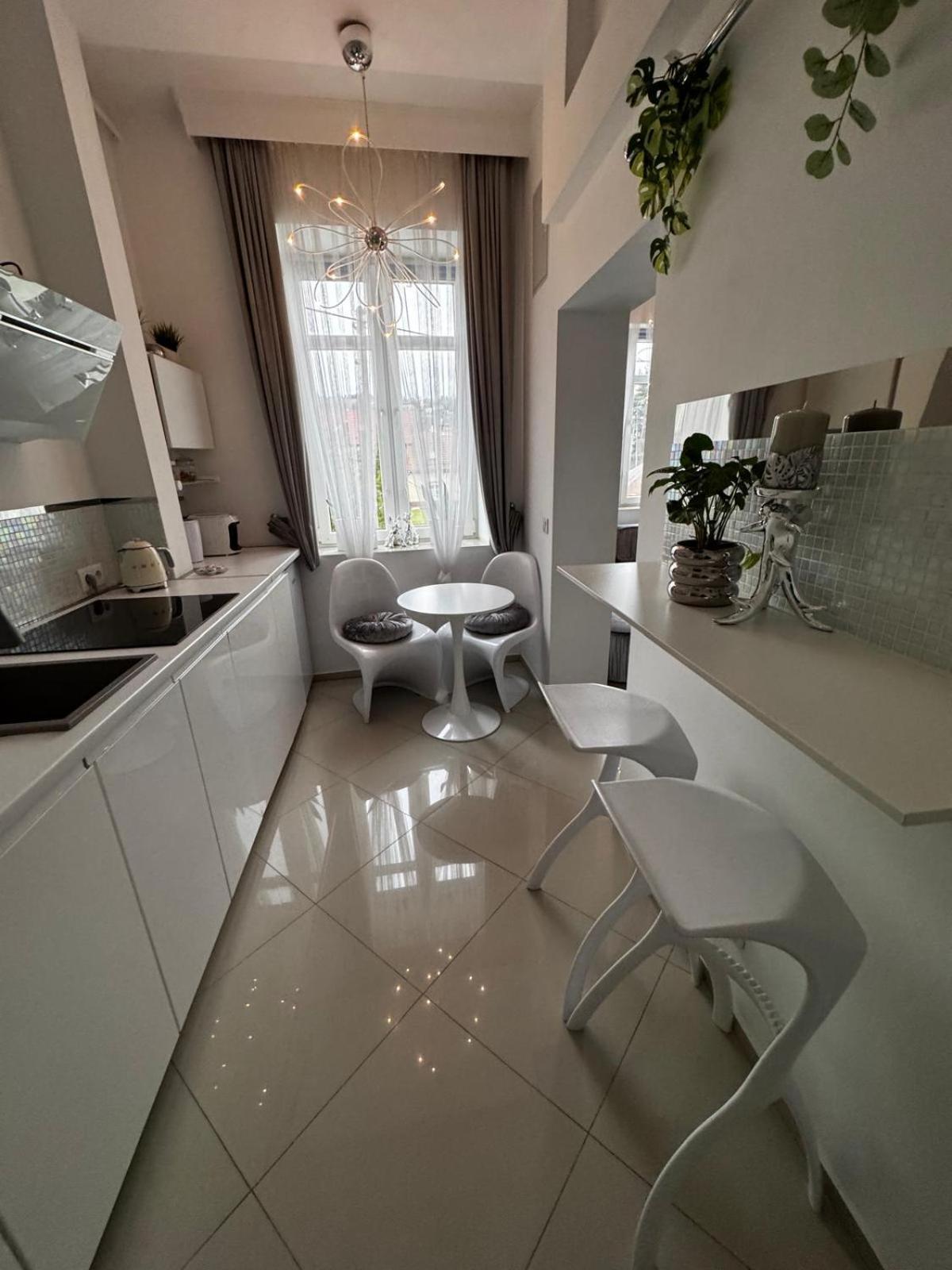 Salt Inn Apartments No 2 - Jacuzzi Величка Екстер'єр фото